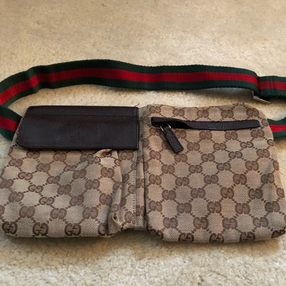 Authentic vintage Gucci fanny pack / waist pouch